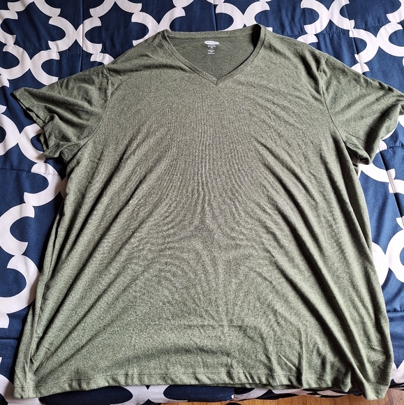 Old Navy Vneck Tshirtds xxl - Picture 3 of 3